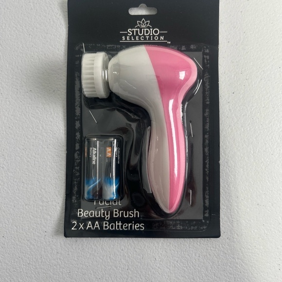 Pink Facial Beauty Brush - Picture 1 of 3